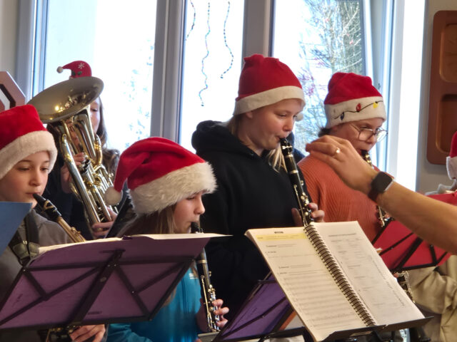 Bläserklasse spielt in Bramscher Pflegeheim